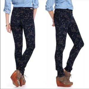 Anthropologie Navy Paisley Skinny Pants